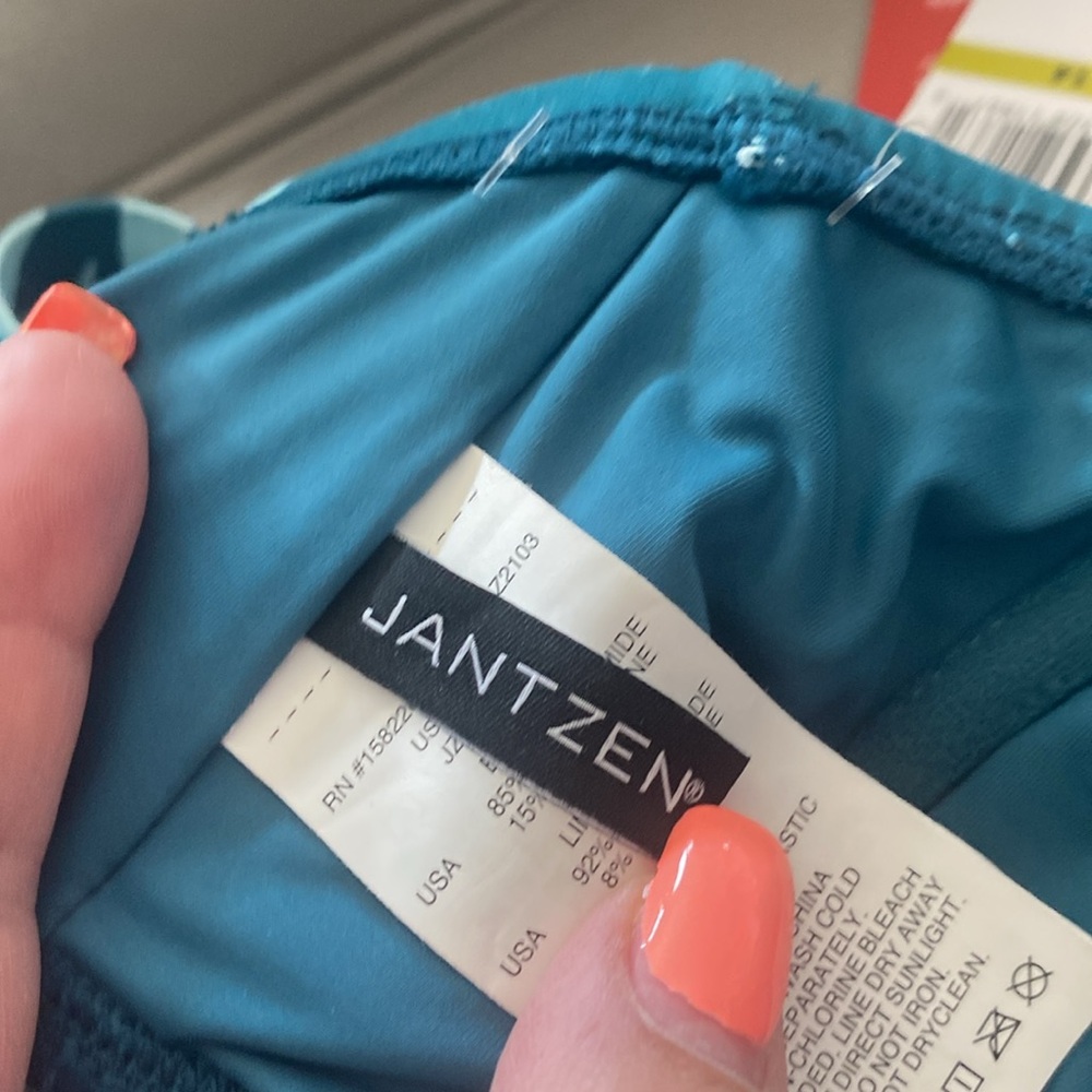 🆕Women’s Jantzen Bikini Top. Size 14. NWT - Picture 4 of 9